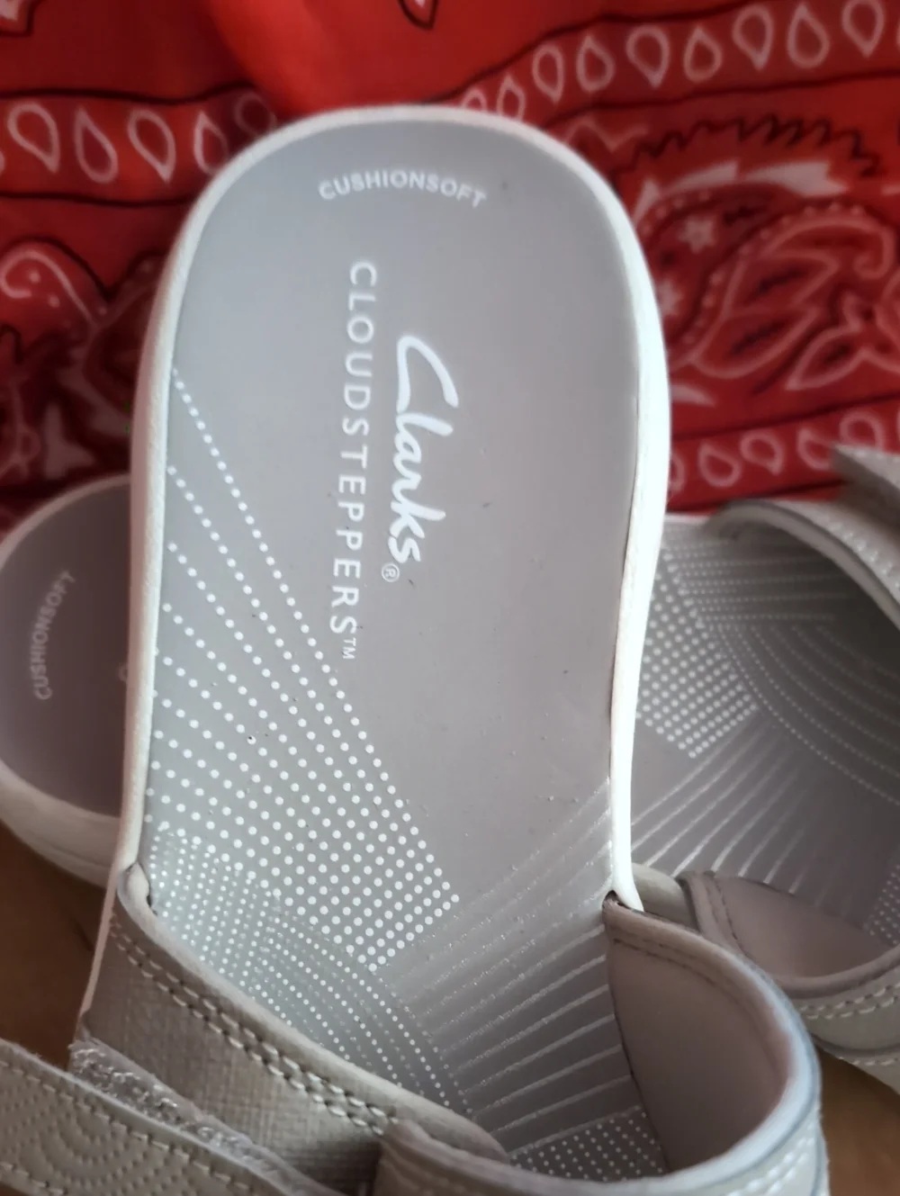 Cloudsteppers by Clarks Light Gray Kids Slide Sandals